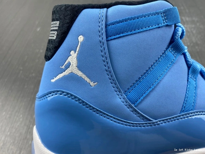 717602-900 29) Ultimate Flight Gift Jordan (11 of 0705